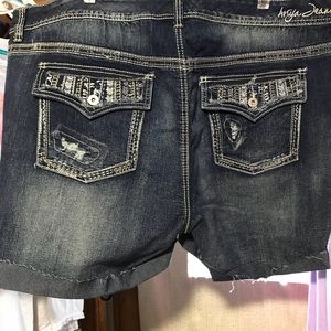 Ariya jean shorts. Size 24. NWT